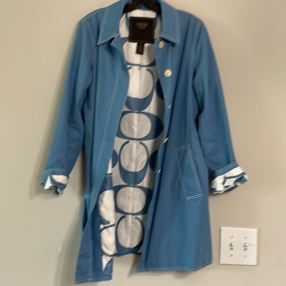 Coach - Picture 8 of 8